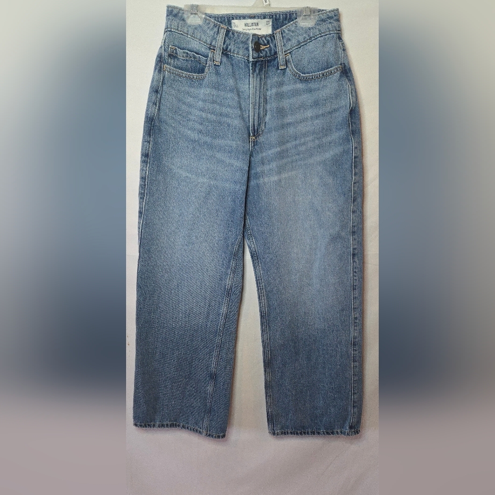 Hollister Curvy High-Rise Baggy Wide Leg Jean Women's 2/26 Short